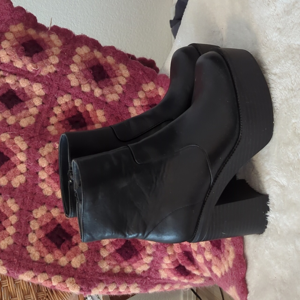 Madden girl platform boots